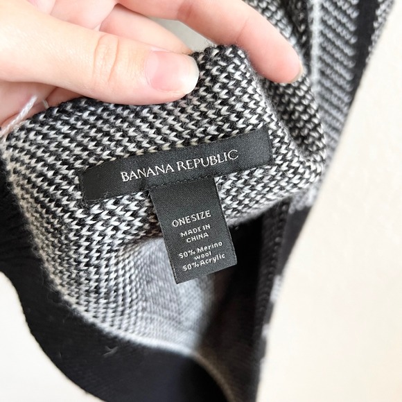 Banana Republic Merino Wool Blend‎ Classic Knit Chevron Striped Scarf - Picture 5 of 10
